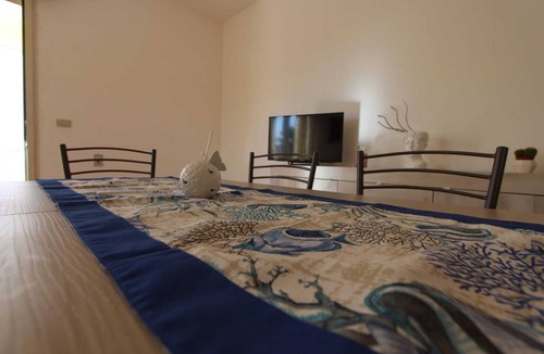 Torre Vado Villa | Villa 'Villetta Naomi' with Private Terrace, Balcony and Air Conditioning
