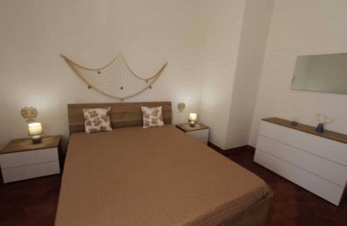 Torre Vado Villa | Villa 'Villetta Naomi' with Private Terrace, Balcony and Air Conditioning