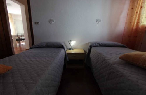 Torre Vado Villa | Villa 'Villetta Naomi' with Private Terrace, Balcony and Air Conditioning