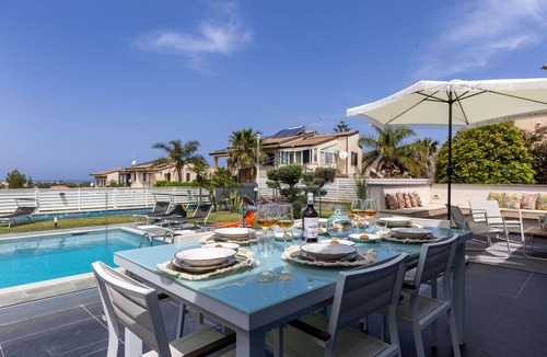 Carini Villa | Villa Vincenzo - Villa with private pool for holidays in Sicily