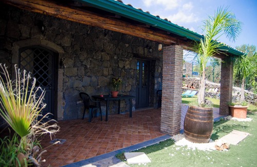Santa Tecla Villa | VILLA WITH ETNA VIEW, WITH SWIMMING POOL AND PRIVATE INDOOR PARKING SPACES FOR 2 - 8 GUESTS