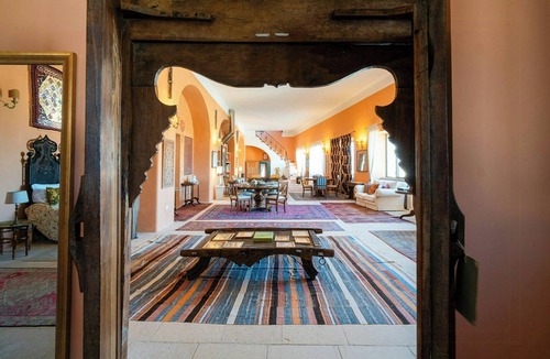 Giurdignano House | Villa with antiques and a pool in Vitigliano