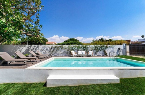Marina di Ragusa Villa | Villa with Large Garden and Pool for Exclusive Use - Max 8 Guests