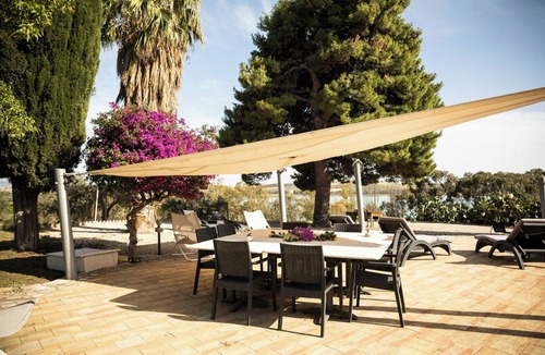 Paceco House | Villa with pond among olive trees near Trapani