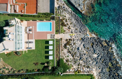 Plemmirio Villa | Villa with pool and direct access to the rocks below in Siracusa, Sicily