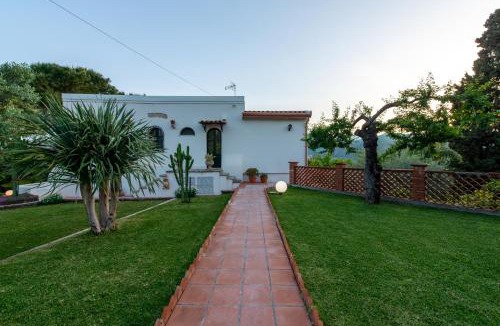 Trappitello Villa | Villa with pool & jacuzzi