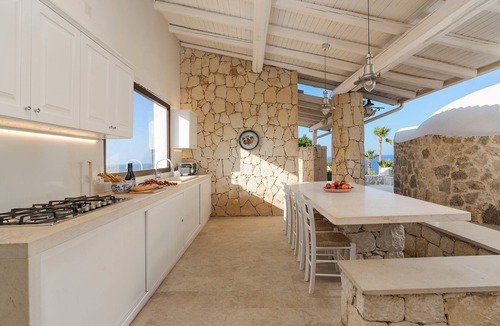 Syracuse Villa | Villa with pool, sea front location , Plemmirio, DiCasaInSIcilia