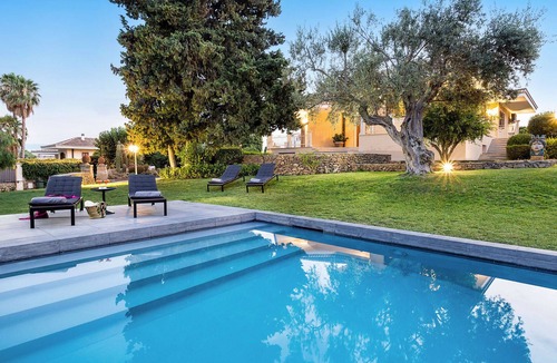Syracuse Villa | Villa with private pool in Syracuse, Sicily
