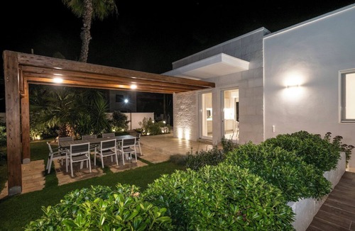 Torre Lapillo House | Villa Yara, 300 mt from the Sea, Pool and Garden for Exclusive and Private Use