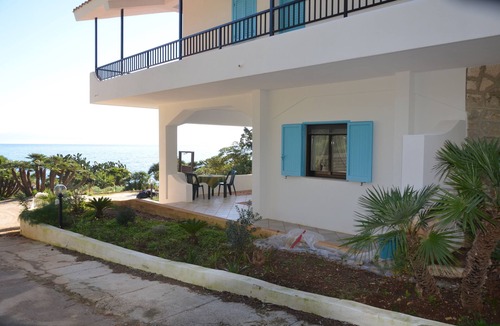 Zarbo di Mare House | VILLA ZARBO DI MARE ON THE ROCKS GROUND FLOOR