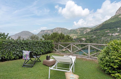 San Pietro Apartment | Villevieille Relais – Superior Double Room with Sea View, Wi-Fi & Air Conditioning
