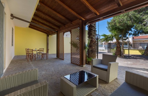 Sant'Isidoro House | Villino Girasoli by BarbarHouse