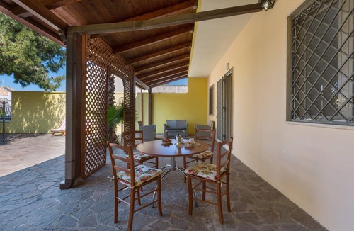 Sant'Isidoro House | Villino Girasoli by BarbarHouse