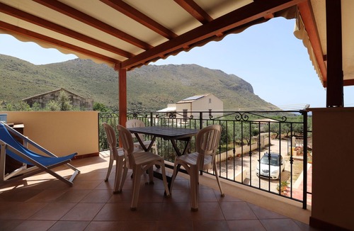 Castelluzzo Apartment | Vincenzo House