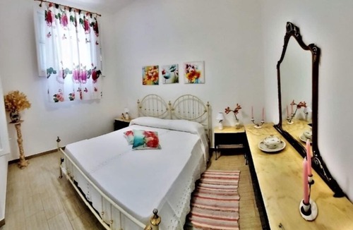 Aspra Apartment | Vittorio’s Beach House with Garden-Patio in Aspra