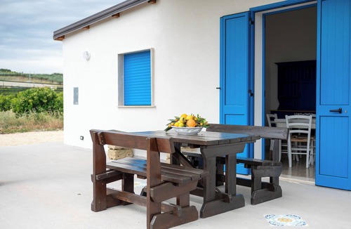 Borgo Bonsignore House | Waning Moon - Among the Citrus Trees in Ribera