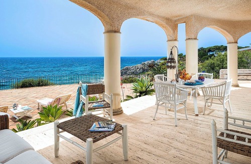 Fontane Bianche Villa | Waterfront villa with panoramic terrace and garden
