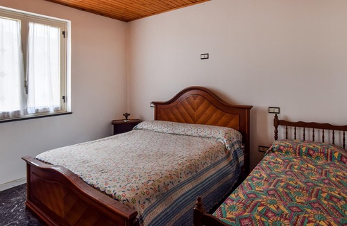 Gioia Tauro Apartment | Welcome to this vacation apartment with sea view near Gioia Tauro.