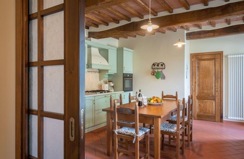 Civitella in Val di Chiana Villa | Wonderful private villa for 10 guests with WIFI, private pool, TV, pets allowed and panoramic view