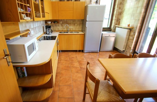 Porto Valtravaglia House | Wonderful private villa for 10 people with private pool, WIFI, TV, balcony, pets allowed and par.