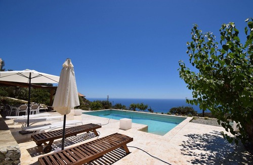 Roccella Jonica Villa | Wonderful private villa with private pool, A/C, WIFI, TV, patio, pets allowed and panoramic view
