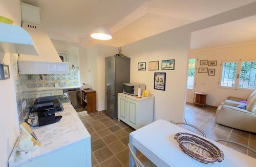 Montepulciano Villa | Wonderful private villa for 10 people with hot tub, WIFI, A/C, TV and patio