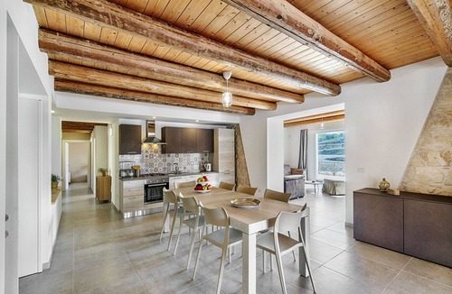 Giarratana Villa | Wonderful private villa for 8 guests with A/C, private pool, WIFI, TV and terrace