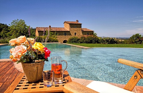 Petrognano Villa | Wonderful private villa with A/C, private pool, hot tub, WIFI, TV, patio, close to San Gimignano