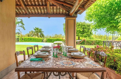 Polistena Villa | Wonderful private villa with A/C, hot tub, WIFI, private pool, TV and patio, close to Gioia Tauro