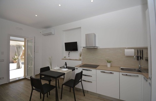 Chiaramonte Gulfi Villa | Wonderful private villa for 7 guests with private pool, A/C, WIFI, TV, patio and panoramic view