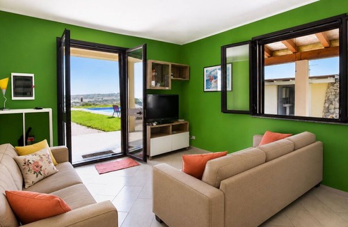 Brucoli Villa | Wonderful private villa with WIFI, A/C, private pool, TV, patio, pets allowed and panoramic view