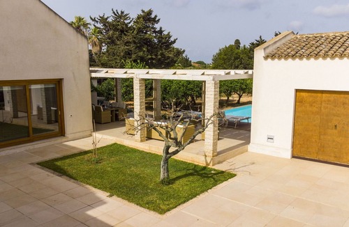 Marsala Villa | Wonderful private villa for 9 people with A/C, private pool, WIFI and TV