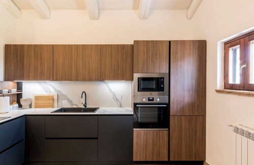 Viterbo Villa | Wonderful private villa for 8 people with A/C, WIFI, hot tub, TV and balcony