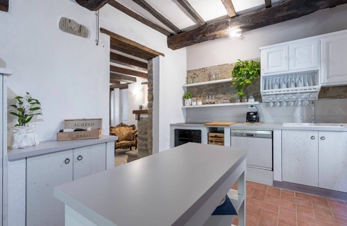 Pieve di Chio Villa | Wonderful private villa for 10 guests with private pool, WIFI and TV, close to Cortona