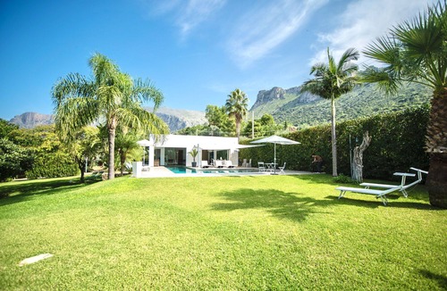 Terrasini Villa | Wonderful private villa for 4 guests with private pool, A/C, WIFI and TV