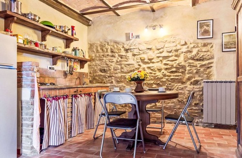 Montelovesco Villa | Wonderful villa for 5 guests with pool, WIFI, TV and pets allowed