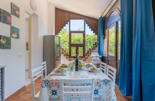 Misilmeri House | Wonderful villa for 10 people with A/C, private pool, WIFI, TV, terrace and pets allowed