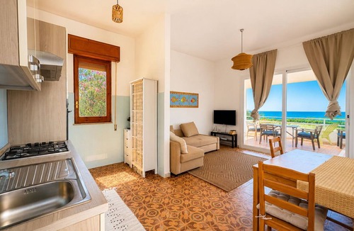Punta Braccetto Villa | Wonderful villa for 7 guests with A/C, WIFI, TV, patio, pets allowed and panoramic view