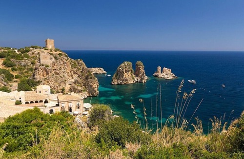 Scopello Villa | WWW.BAGLIORIDISICILIA.COM - LAST MINUTE 14 JULY - 1 AUGUST!