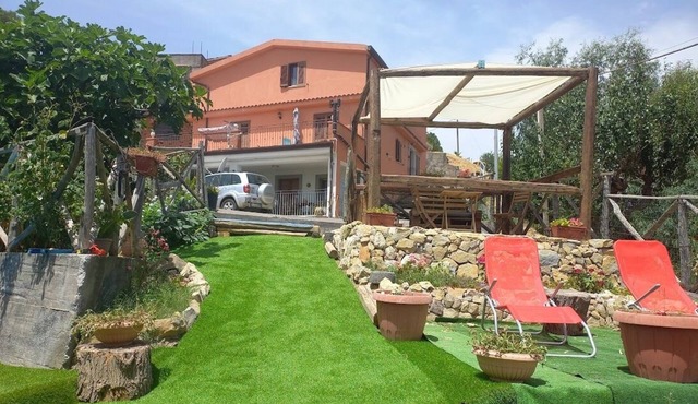 1 Bedroom Private vacation home in Castelmola