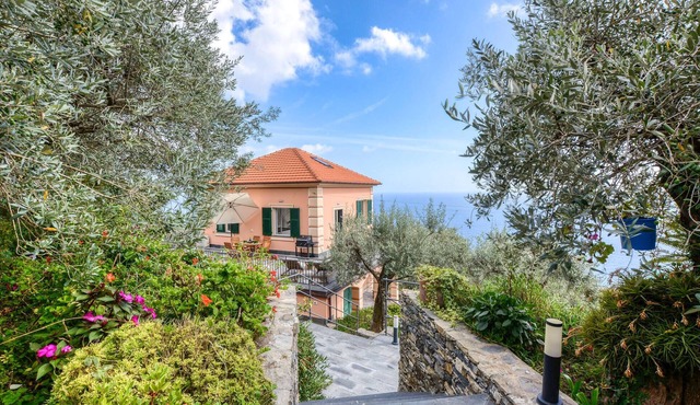 2 bedroom awesome home in Pieve Ligure in Pieve Ligure