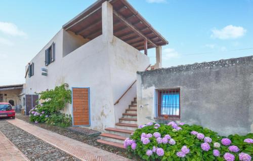 2 Bedroom Cozy Apartment In Santa Lucia Del Mela