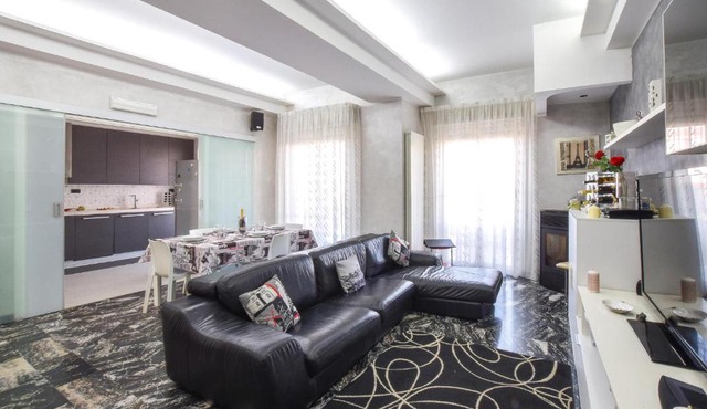 2 Bedroom Stunning Apartment In Reggio Calabria