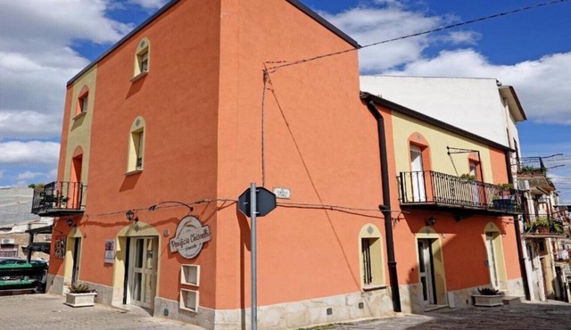 3 Bedroom Apartment in Racalmuto