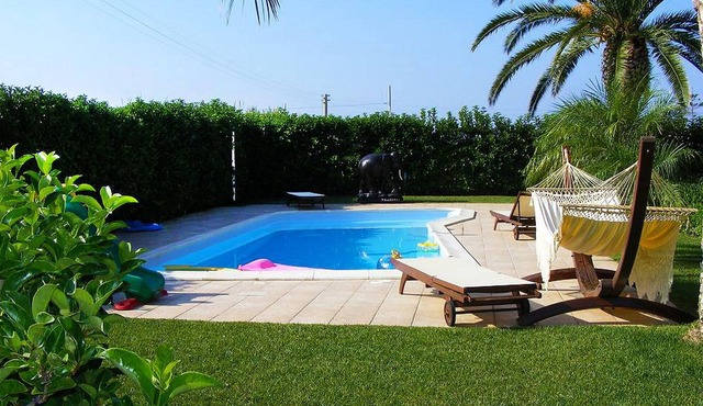 3 Bedrooms Villa with Garden, Swimming Pool, Barbecue, Air con., near the SEA