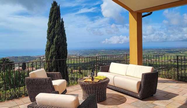 4 bedroom gorgeous home in Sciacca