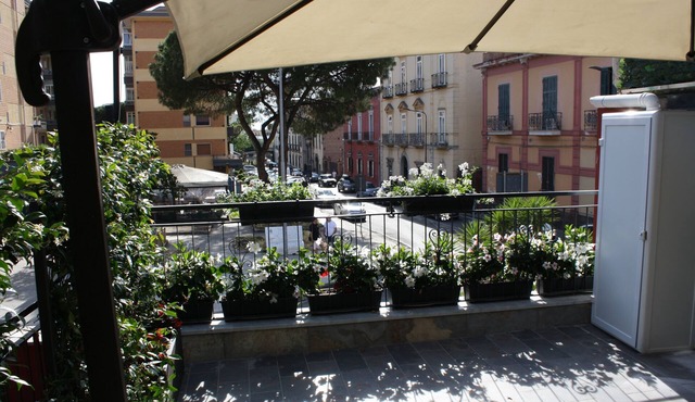 A 10-minute train ride from the center of Naples, quiet and central