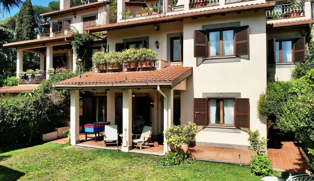 A unique Casale B&B inside a nature reserve in Rome