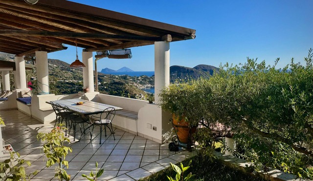 Aeolian Villa - Apartment with terrace