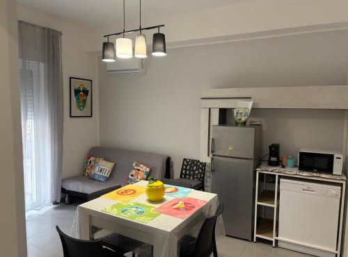Alba s Home Appartamento Picasso Vicino a Milazzo e alle Isole Eolie Wi-Fi e Parcheggio in strada, vicino al mare
